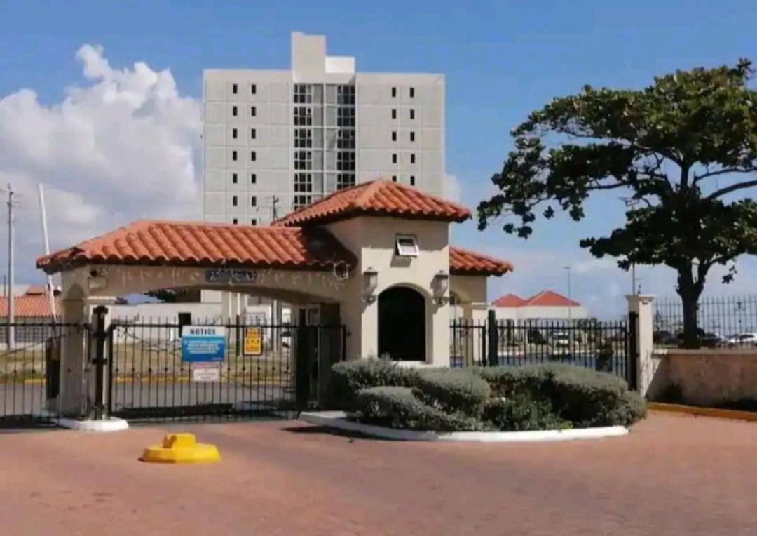 Impeccable 2-Br Apartment-Ornella Villa At Bayfront Villa Portmore Exterior foto