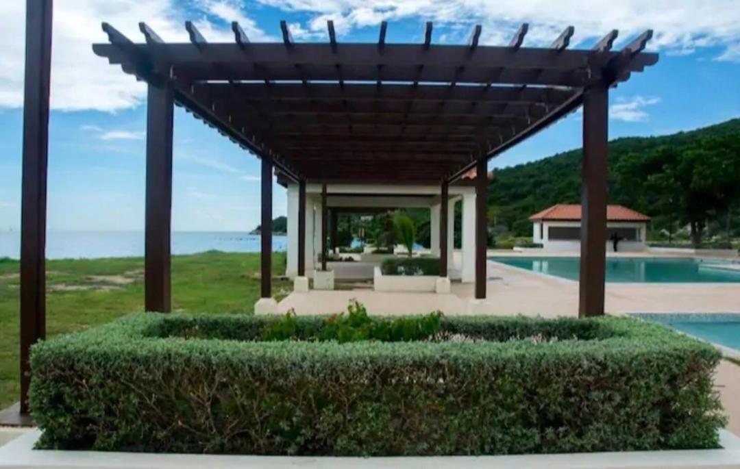 Impeccable 2-Br Apartment-Ornella Villa At Bayfront Villa Portmore Exterior foto
