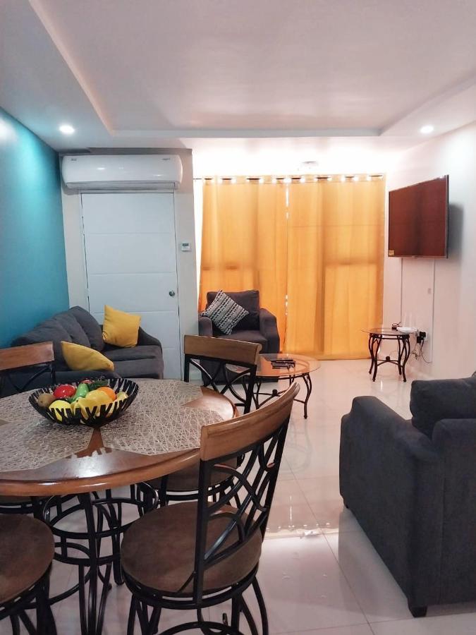 Impeccable 2-Br Apartment-Ornella Villa At Bayfront Villa Portmore Exterior foto