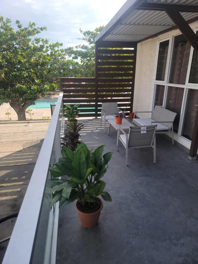 Impeccable 2-Br Apartment-Ornella Villa At Bayfront Villa Portmore Exterior foto